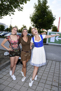 7. Vorwiesn bei Möbel Höffner in München