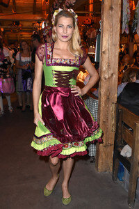 In Käfers Wiesn-Schänke auf dem Oktoberfest 2018 in München