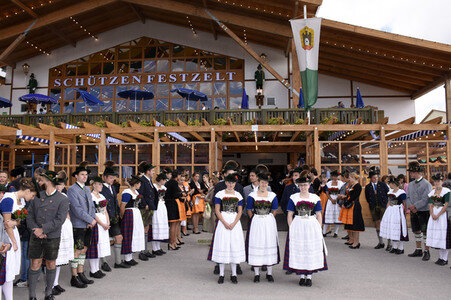 Regine Sixt Damenwiesn im Schützen Festzelt beim Oktoberfest 2018 in München