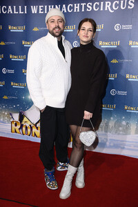 Premiere des 21. Original Roncalli Weihnachtscircus 2025 in Berlin