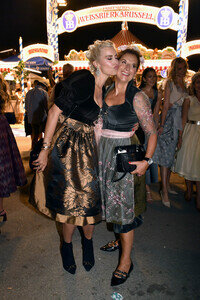 Almauftrieb beim Oktoberfest 2025 in München