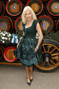 Regines Damenwiesn beim Oktoberfest 2025 in München