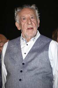 Theaterpremiere 'Der eingebildet Kranke' und 90. Geburtstag von Dieter Hallervorden in Berlin