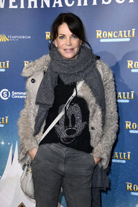 Premiere des 21. Original Roncalli Weihnachtscircus 2025 in Berlin