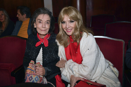 Theaterpremiere 'Wer schießt auf Frau Hummel?' in München