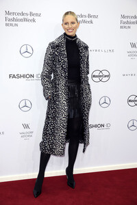 Guido Maria Kretschmer Fashion Show auf der Mercedes-Benz Fashion Week Autumn/Winter 2016 in Berlin