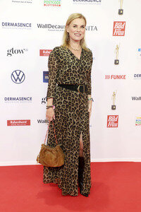 Goldene Bild der Frau 2025 in Hamburg