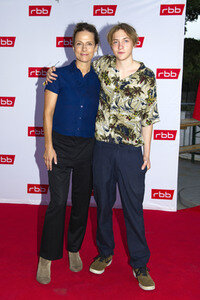 Filmpremiere 'Alles Isy' in Berlin