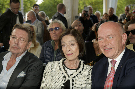 Offizielle Einweihung des Harald-Juhnke-Platzes in Berlin