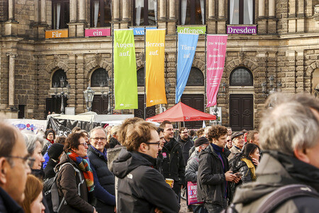 Gegendemonstration zu Pegida in Dresden