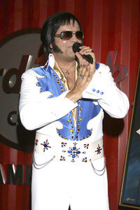 Shelvis im Hard Rock Cafe Hamburg