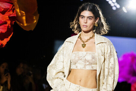 Lola Casademunt by Maite Fashion Show auf der Mercedes-Benz Fashion Week Madrid