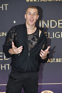 Weltpremiere der 'Blinded by Delight' Grand Show 2025 in Berlin