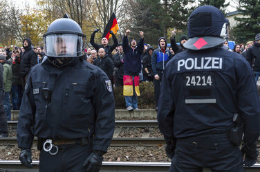 Neonazi-Demo gegen Flüchtlinge, Berlin