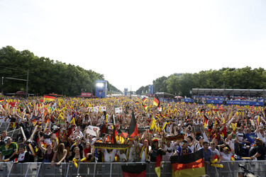 WM-Fanmeile vor dem Spiel Deutschland gegen Portugal, Berlin
