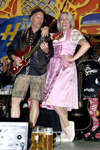 Auftritt von Angie Helfrich und der Högl Fun Band in München