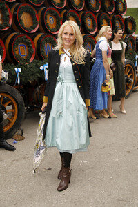 Regines Damenwiesn beim Oktoberfest 2025 in München