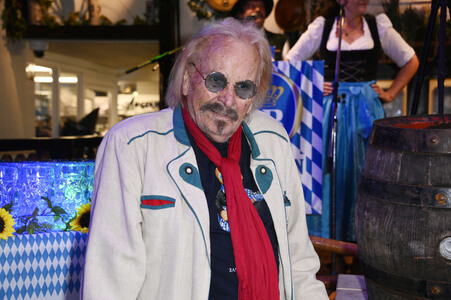 Wiesn Anstich 2026 im Hofbräu Berlin