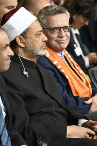De Maizière und al-Tayyeb auf dem 36. Deutschen Evangelischen Kirchentag in Berlin