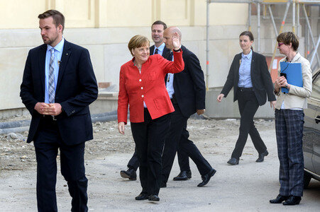 Angela Merkel emfpängt Emmanuel Macron in Berlin