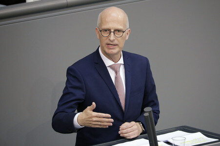 233. Sitzung des Deutschen Bundestages in Berlin