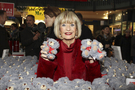 22. Charity Teddybären Verkauf in Hamburg