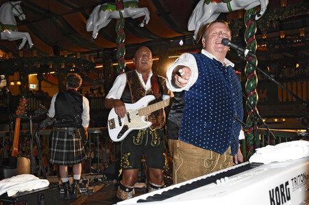 Gute Laune TV Wiesn-Treff im Marstall Festzelt auf dem Oktoberfest 2018 in München