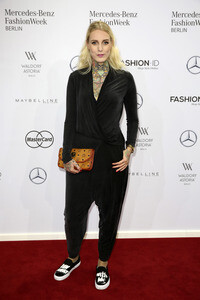 Rebekka Ruetz Fashion Show auf der Mercedes-Benz Fashion Week Autumn/Winter 2016 in Berlin