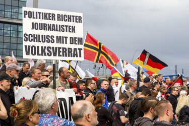 Demo gegen die Islamisierung und Amerikanisierung Europas in Berlin