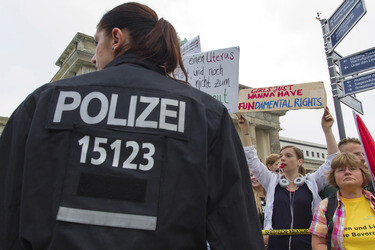 Gegendemonstration zum 'Marsch für das Leben', Berlin