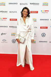 Goldene Bild der Frau 2025 in Hamburg