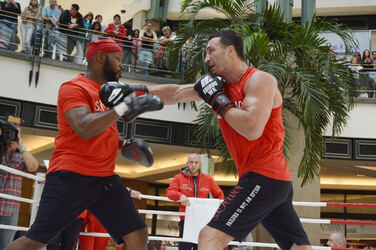 Wladimir Klitschko trainiert im Einkaufszentrum, Oberhausen