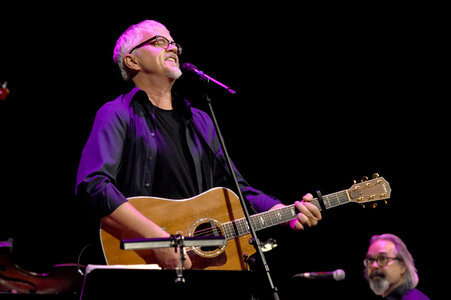 Konzert von Tim Robbins and The Rogues Gallery Band in Karlsbad