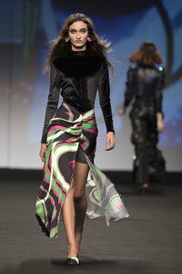 Cherry Massia Fashion Show auf der Mercedes-Benz Fashion Week Madrid Herbst/Winter 2019