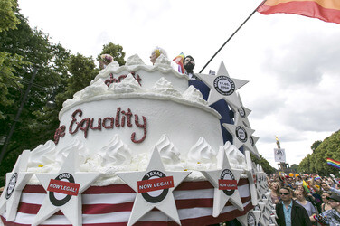 Parade zum 37. Christopher Street Day in Berlin