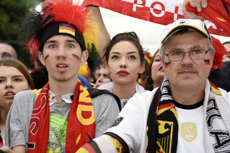 Fans beim UEFA-Fußball-Europameisterschaft 2016 Spiel Deutschland gegen Polen in Berlin