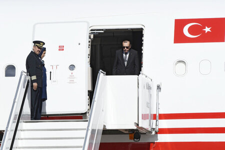 Ankunft von Präsident Erdogan am Flughafen Köln Bonn