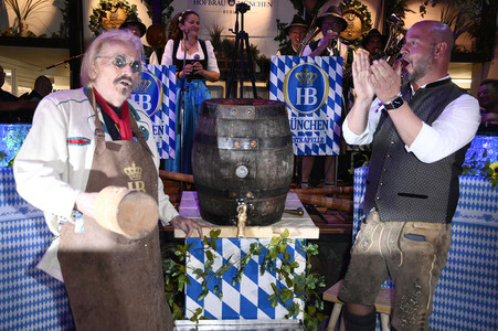 Wiesn Anstich 2026 im Hofbräu Berlin