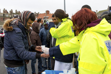 Flüchtlinge im Flüchtlingslager in Calais
