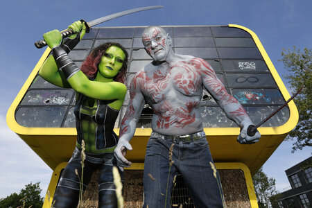 FARBKÖRPER Kalender 2026: Bodypainting Variationen