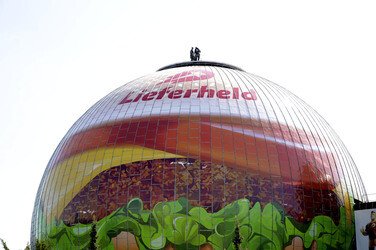 Zeiss-Großplanetarium Berlin als 30m großen Burger