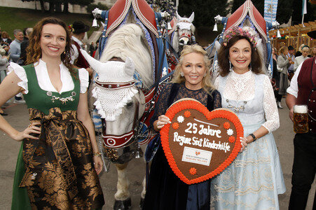 Regines Damenwiesn beim Oktoberfest 2025 in München