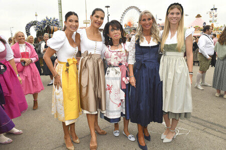 Regines Damenwiesn beim Oktoberfest 2025 in München