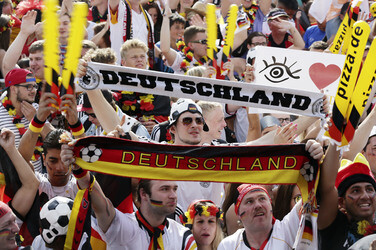 WM-Fanmeile beim Spiel Deutschland gegen Portugal, Berlin