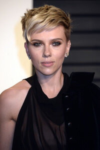 Vanity Fair Oscar Party 2017 in Beverly Hills
