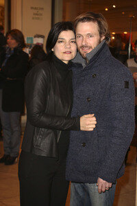 Theaterpremiere 'Alles muss glänzen - The Homemaker' in Berlin