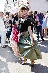 Damen-Wiesn 2015 von Unternehmerin Regine Sixt auf dem Oktoberfest in München