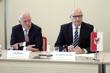 Pressekonferenz nach der gemeinsamen Kabinettssitzung der Landesregierungen von Berlin und Brandenburg in Potsdam