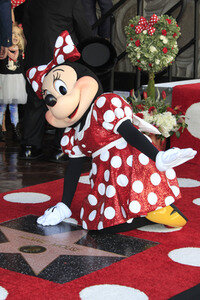Minnie Mouse erhält einen Stern auf dem Hollywood Walk of Fame in Los Angeles