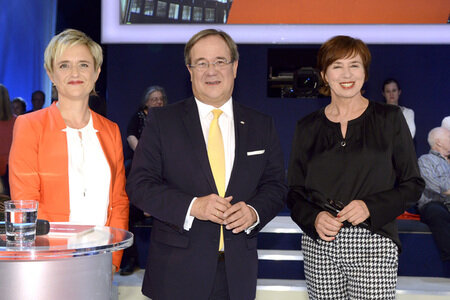 TV-Sendung 'WDR Arena - Ein Jahr Regierung Laschet' in Köln